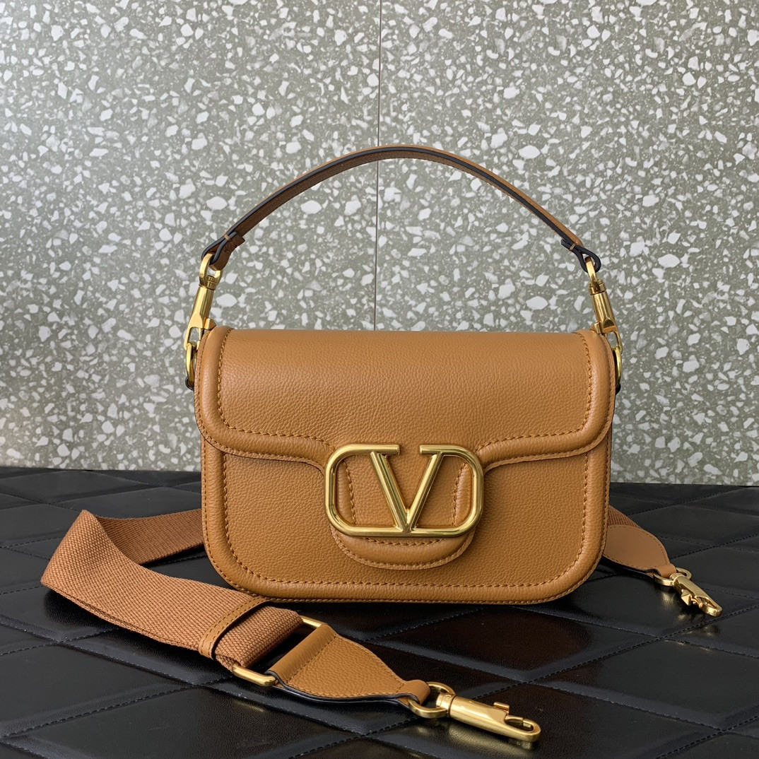 Valentino Garavani Allnite Bag-23.5✖️18✖️8CM