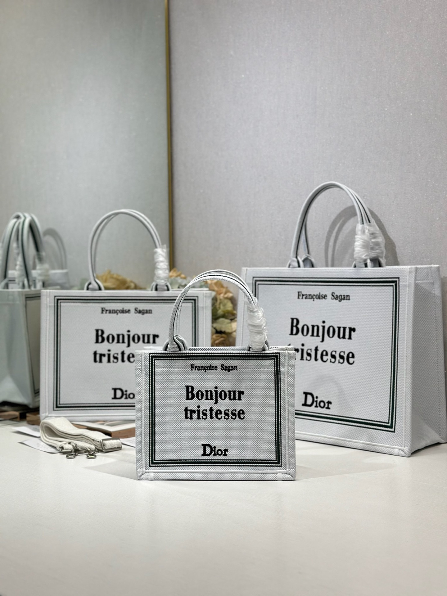 Diro Book Tote