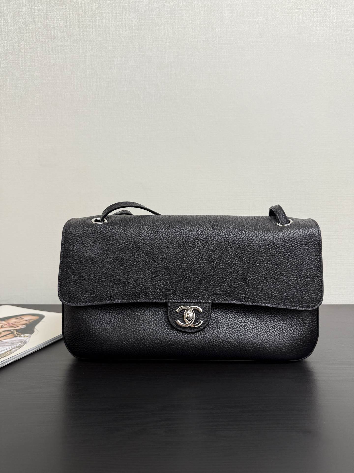 Cha*nel Grained Calfskin Small Souplissimo Maxi Flap Black-32CM