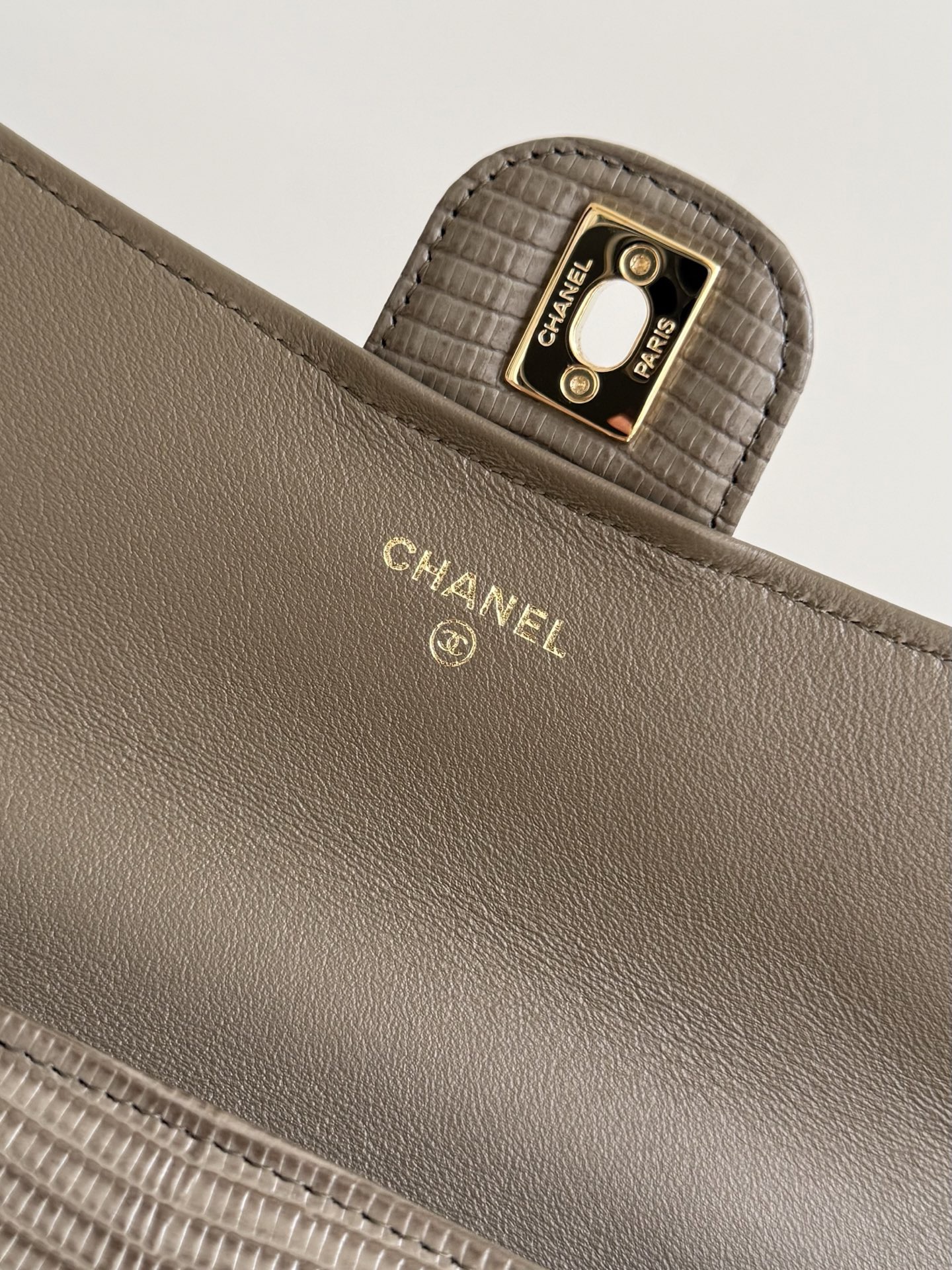 Ch@nel Calfskin Lizard Embossed Top Handle-25×10×3CM