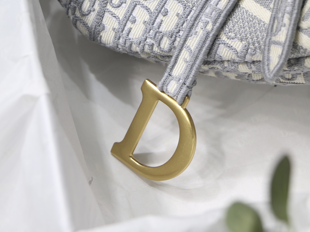 D*or saddle bag-25.5 x 20 x 6.5cm