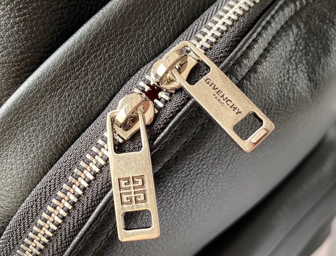 Givenchy Backpack-28x40x15CM