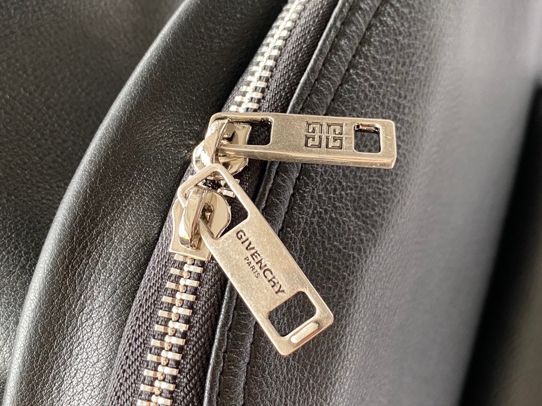 Givenchy Backpack-28x40x15CM