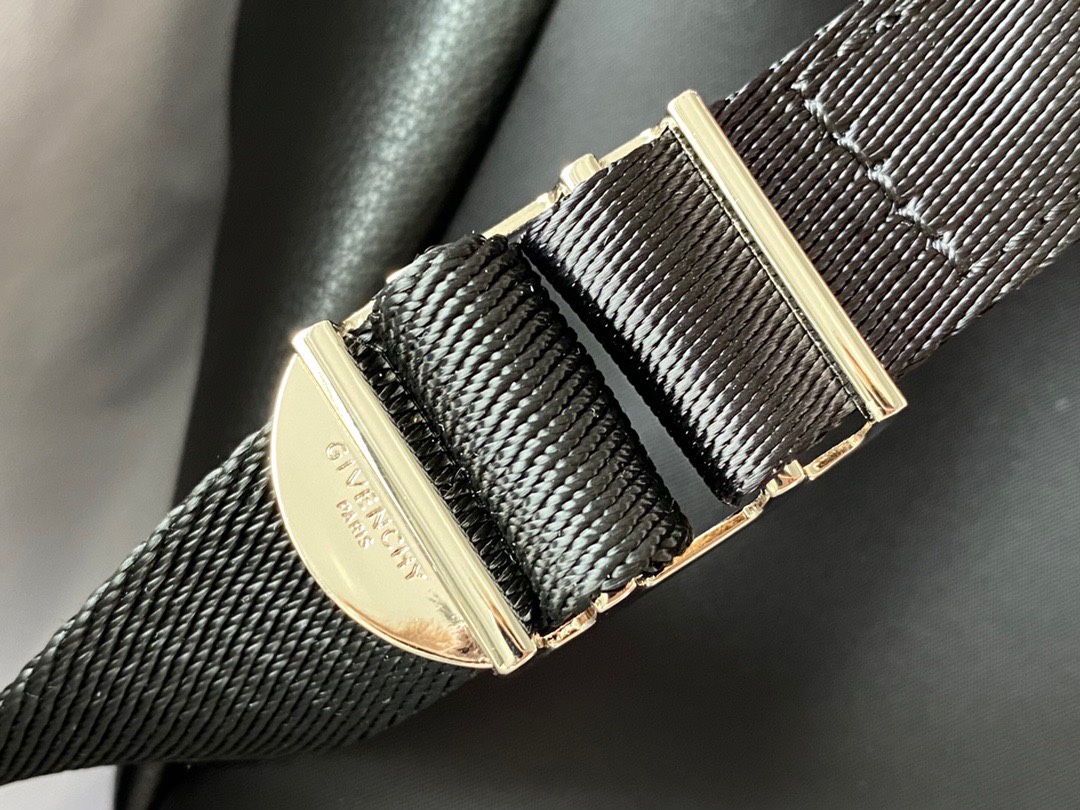 Givenchy Backpack-28x40x15CM