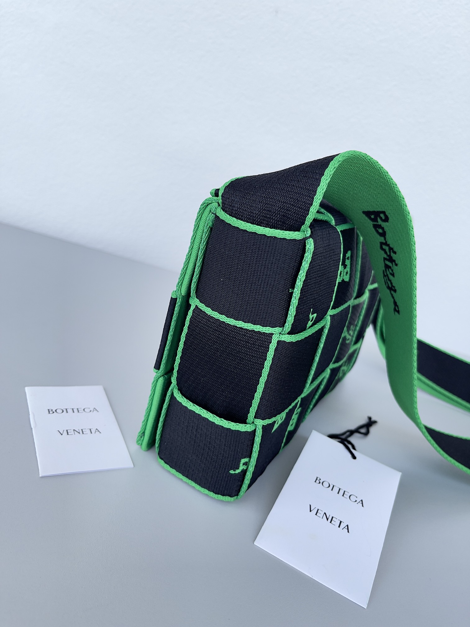 bo*te*ga Ve*ne*ta webbing crossbody bag-25*15*5cm