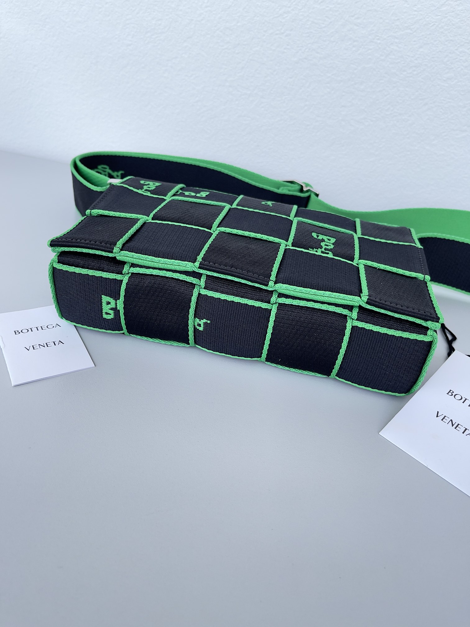 bo*te*ga Ve*ne*ta webbing crossbody bag-25*15*5cm