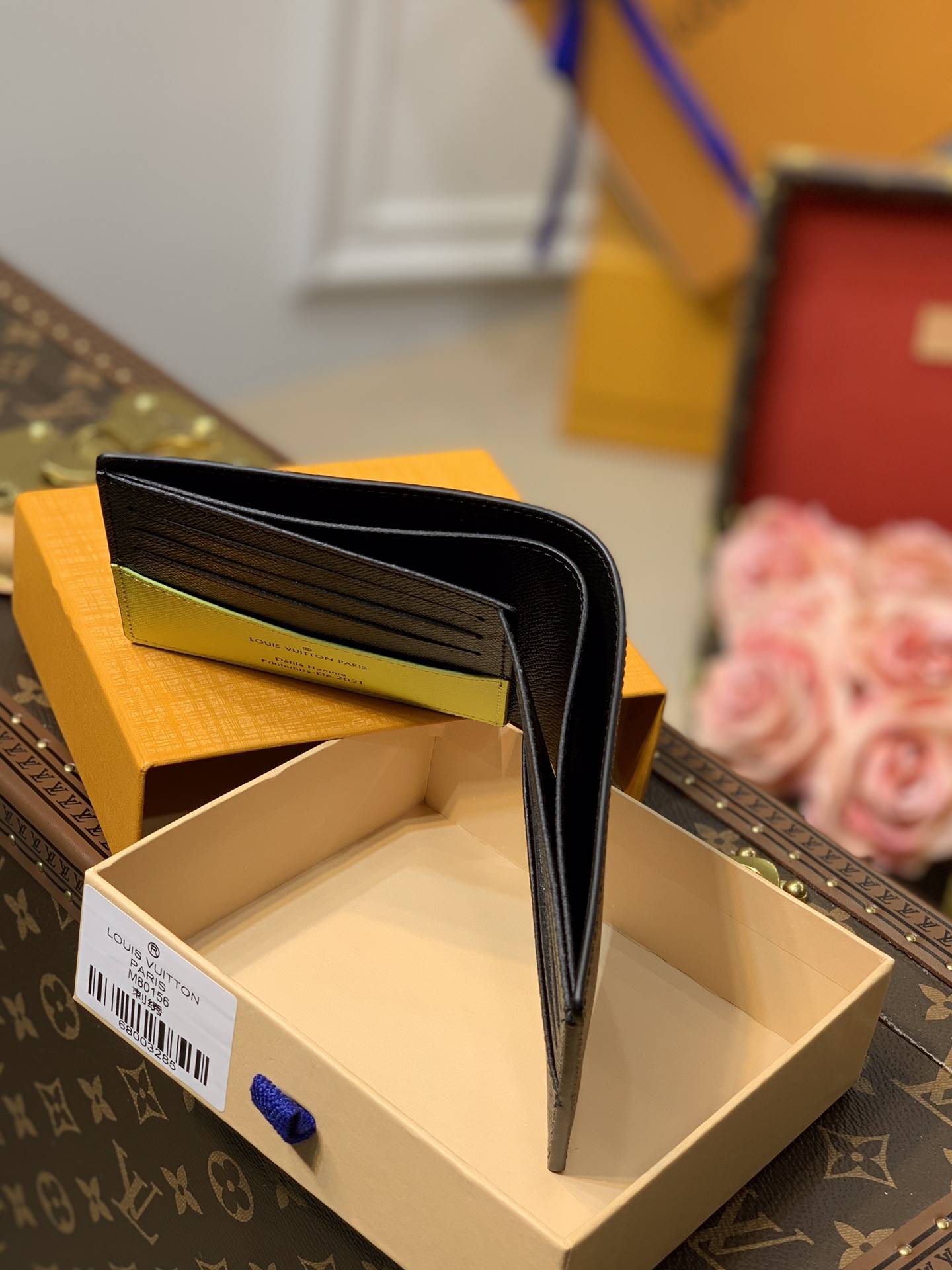 l0*is V*t0n slender wallet-11*8.5*2cm