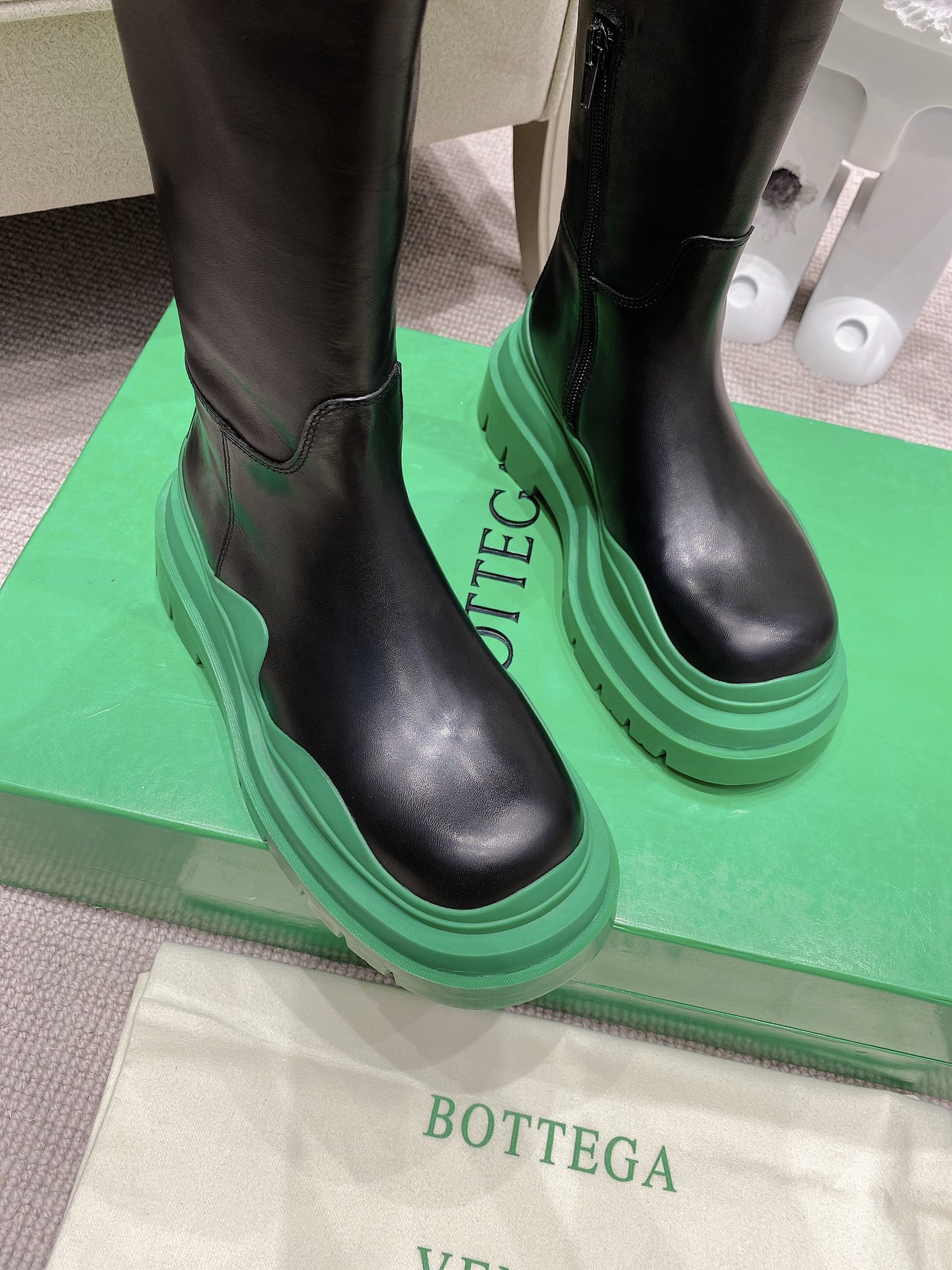 bo*te*ga Ve*ne*ta boots