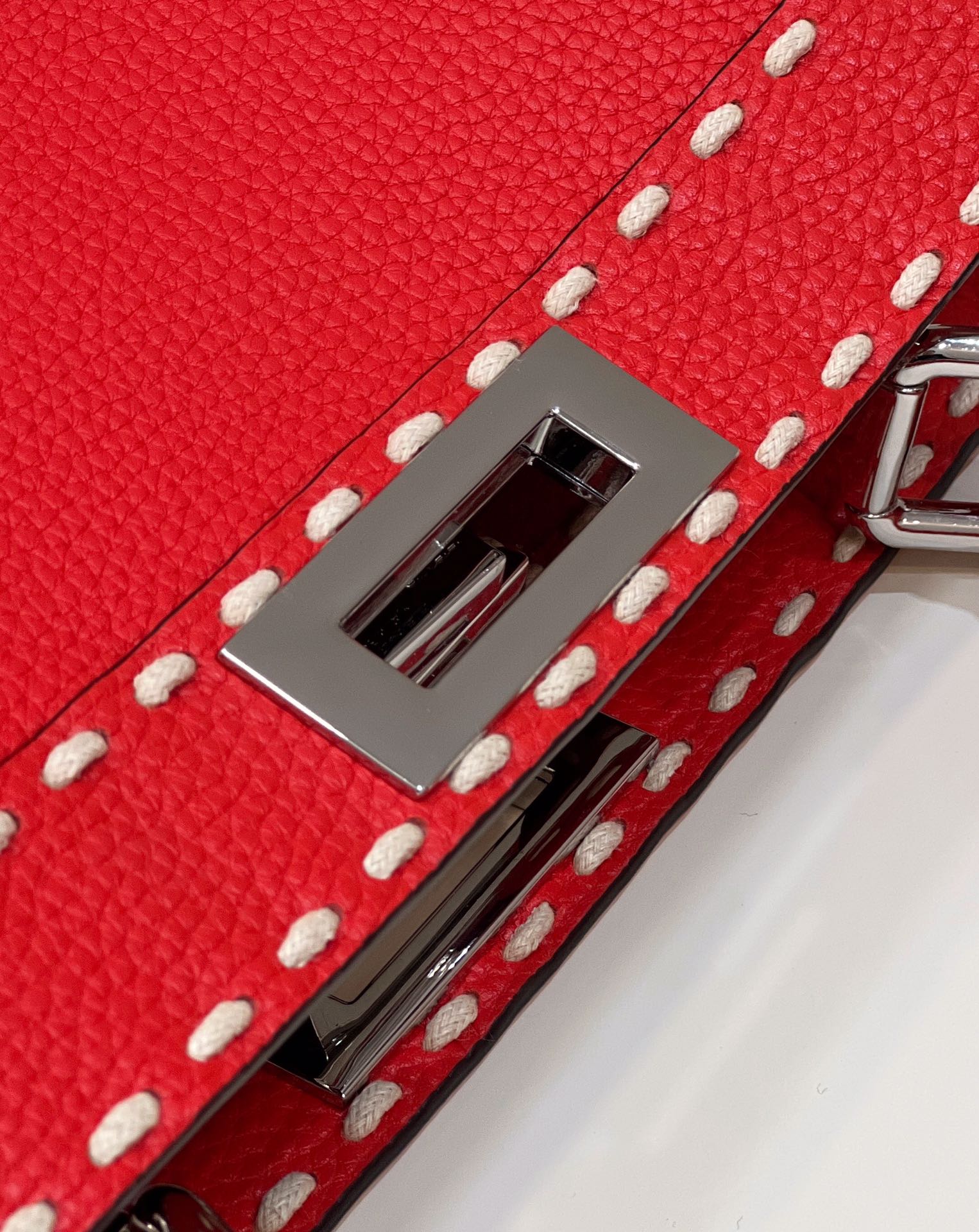 F**di peekabootote-33×12×25cm