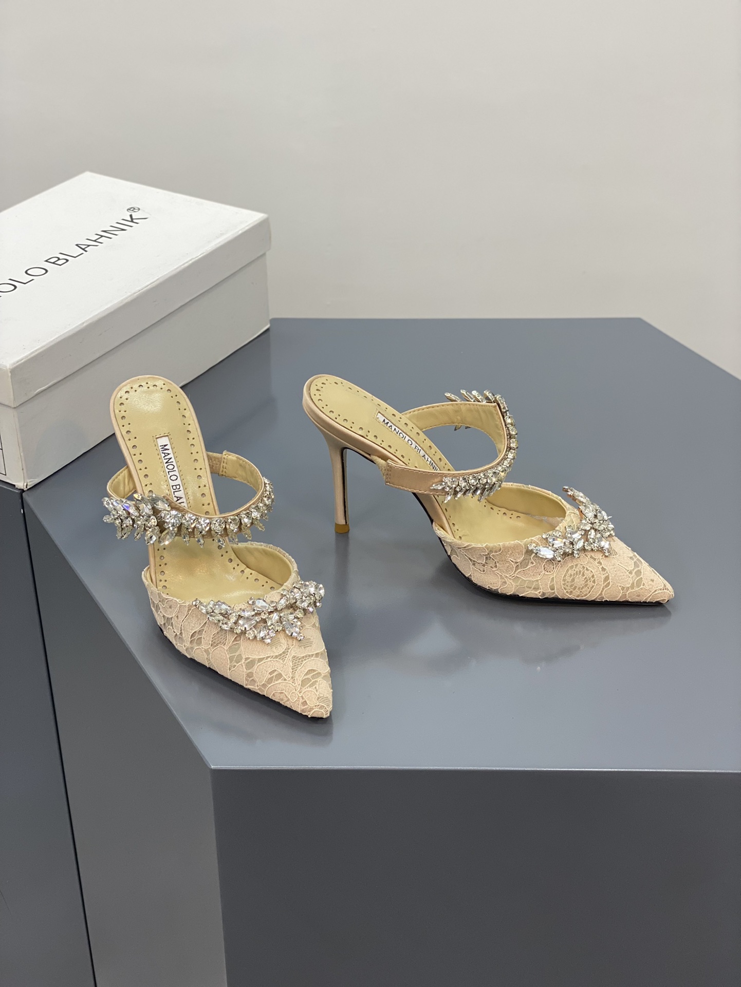 Manolo Blahnik-10CM
