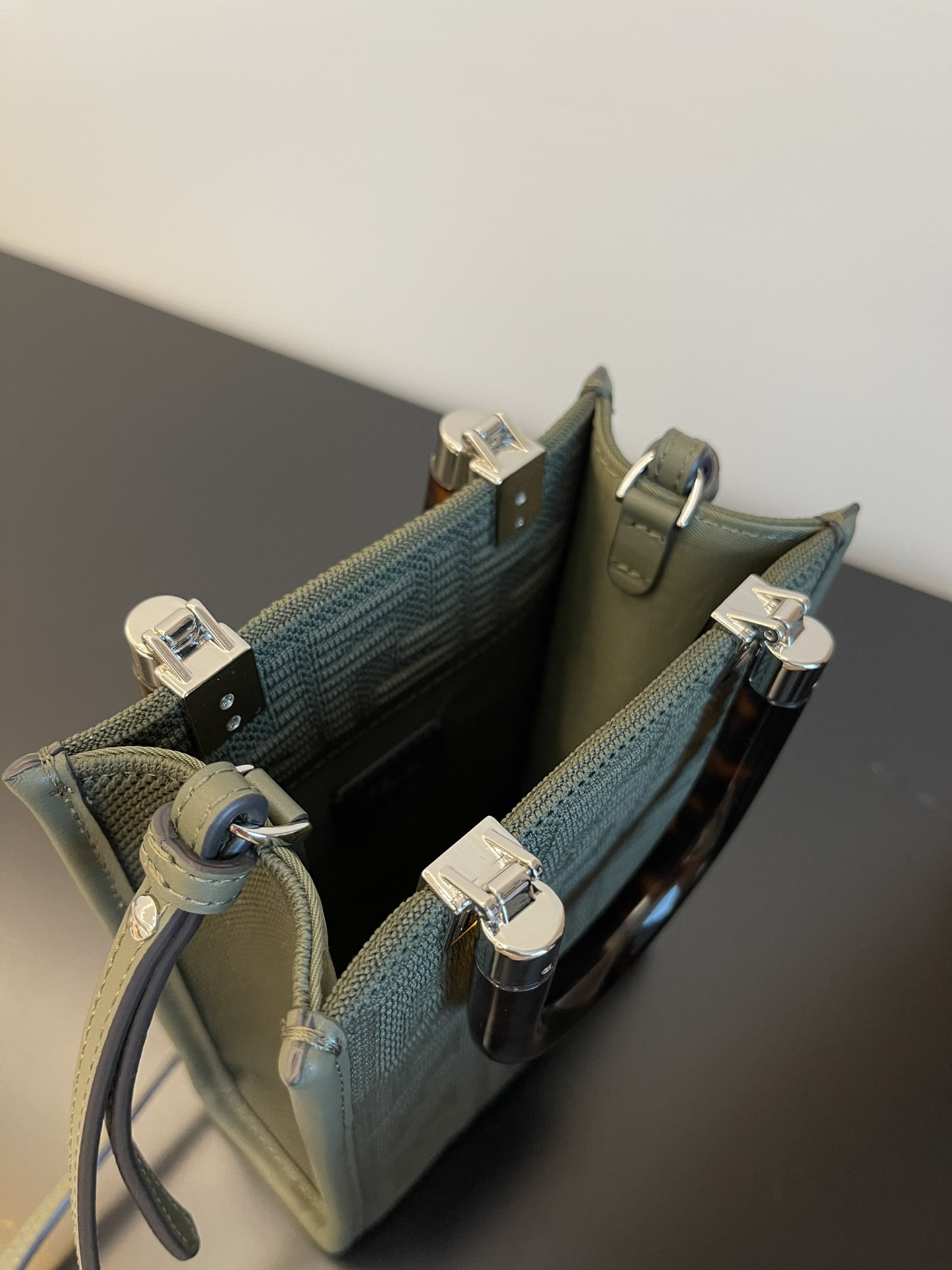 F**di sunshine mini tote -13x6.5x18cm