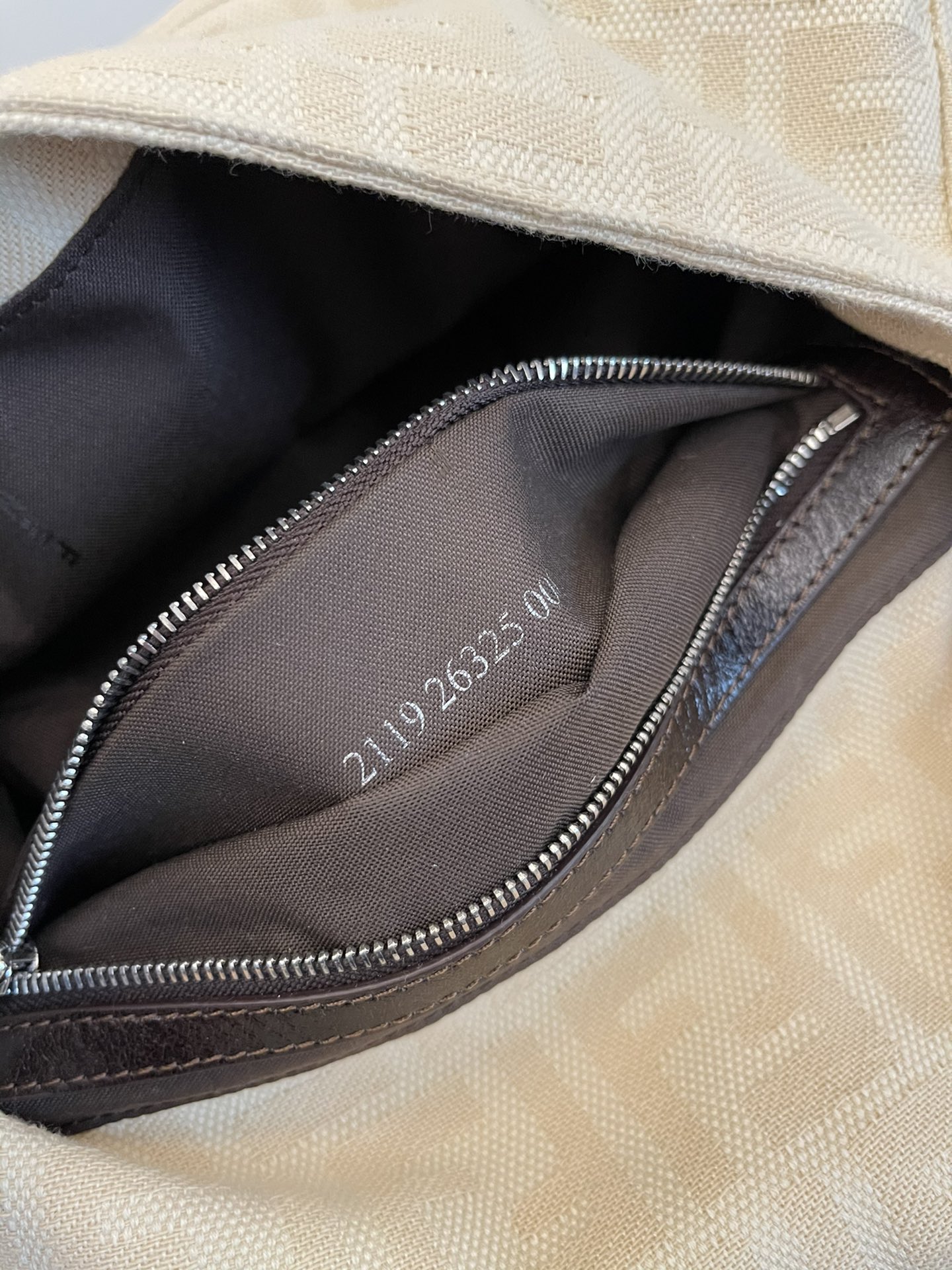 F**di large baguette bag-29x21x12cm