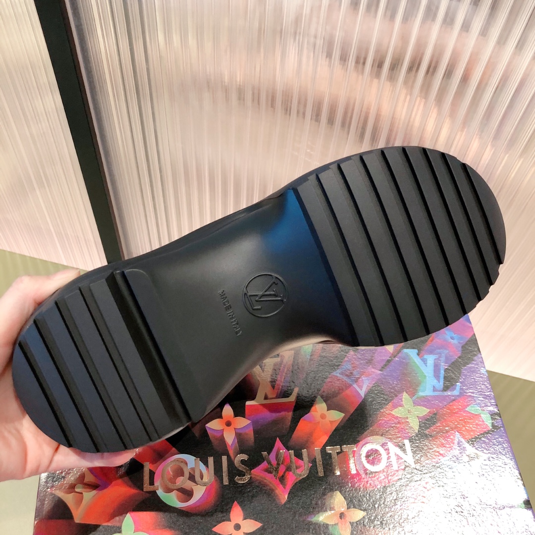 l0*is V*t0n archlight sneaker