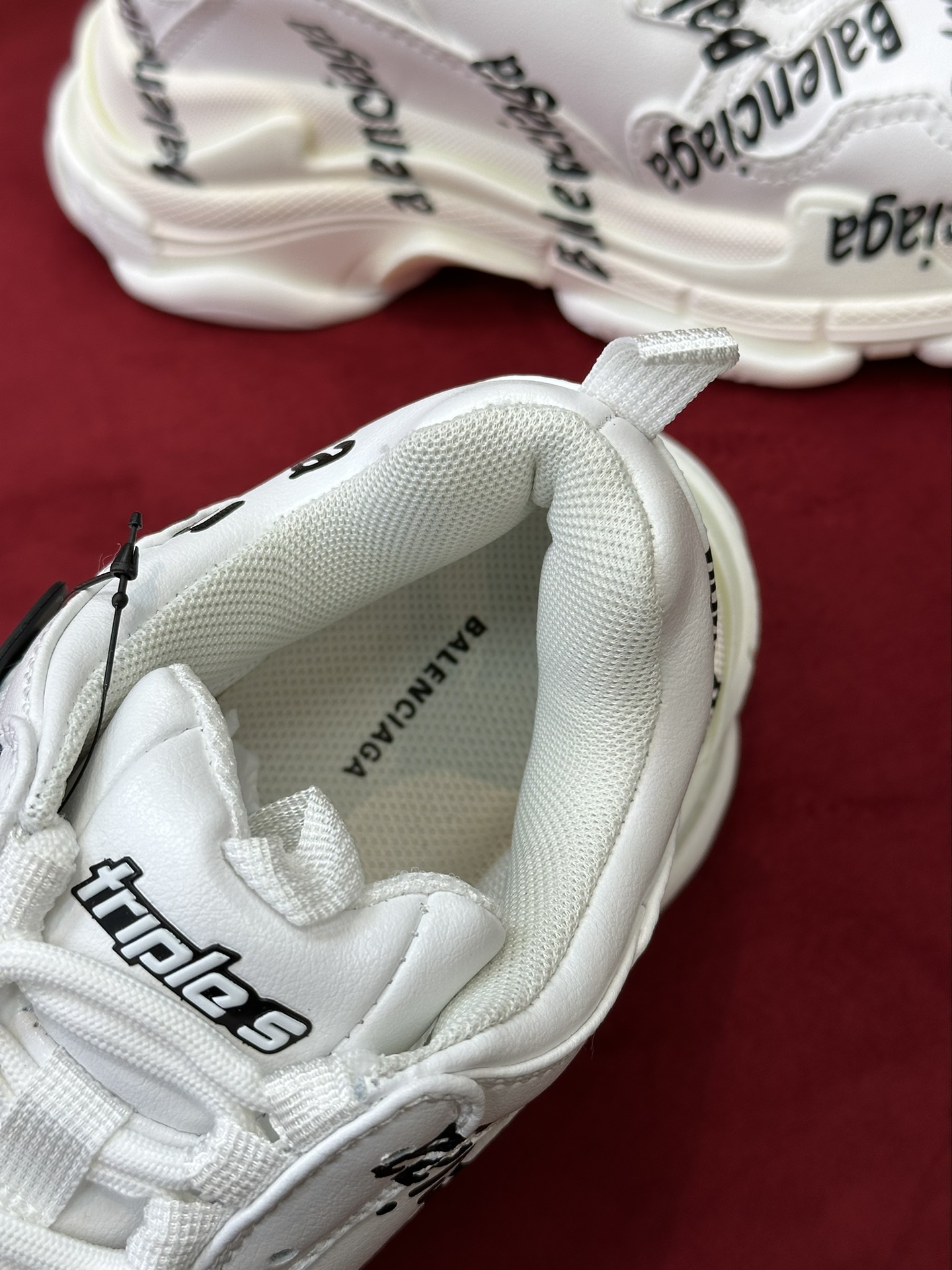 Ba*len*cia*ga sneaker