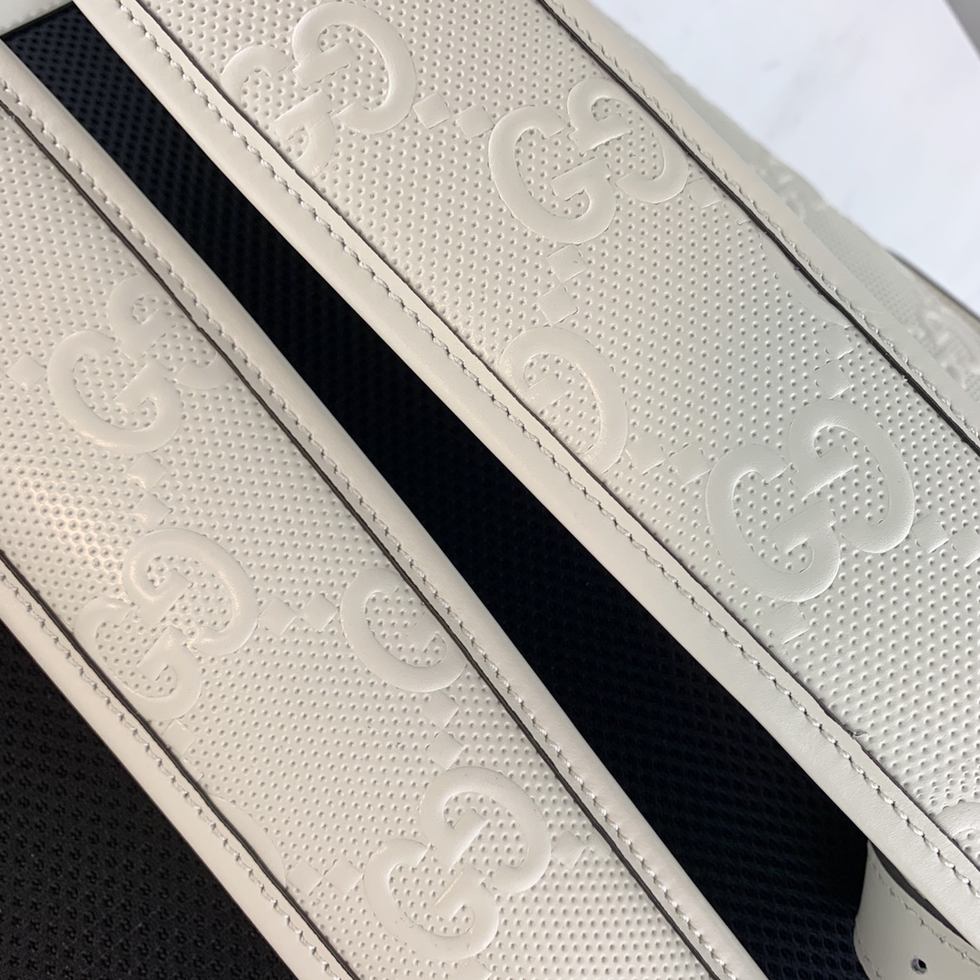 G*u*i gg embossed backpack-34*41*12