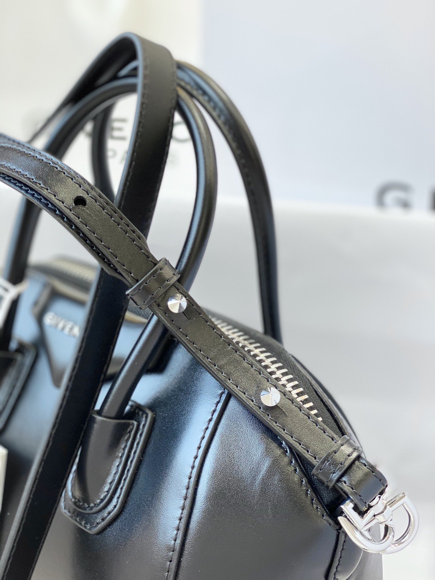 Givenchy Antigona Tote