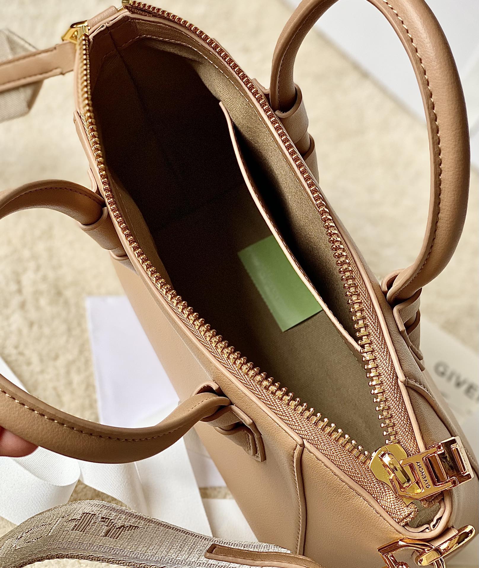 Givenchy Antigona Sport -22*5*18CM