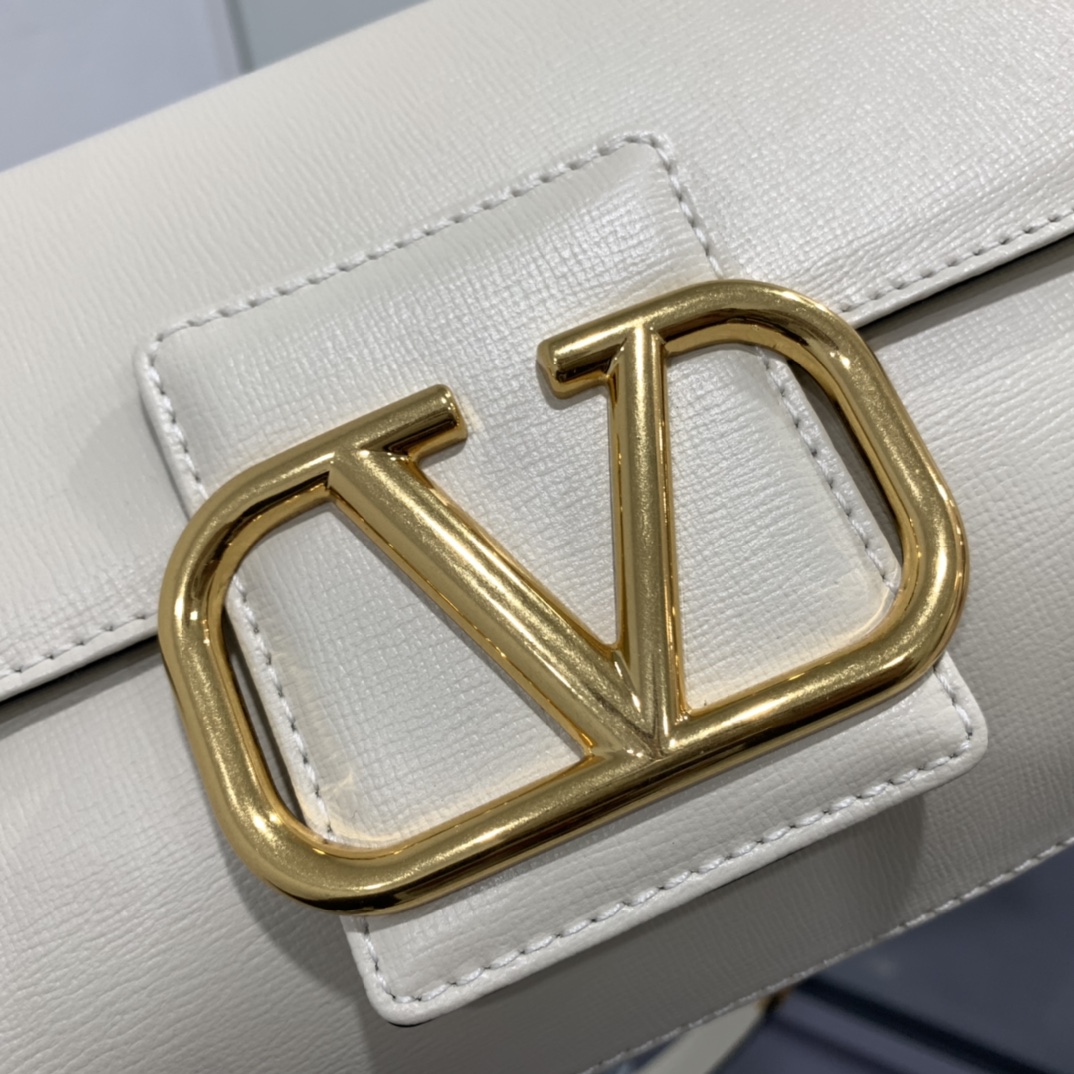 Valentino Handbags-20*15*7CM