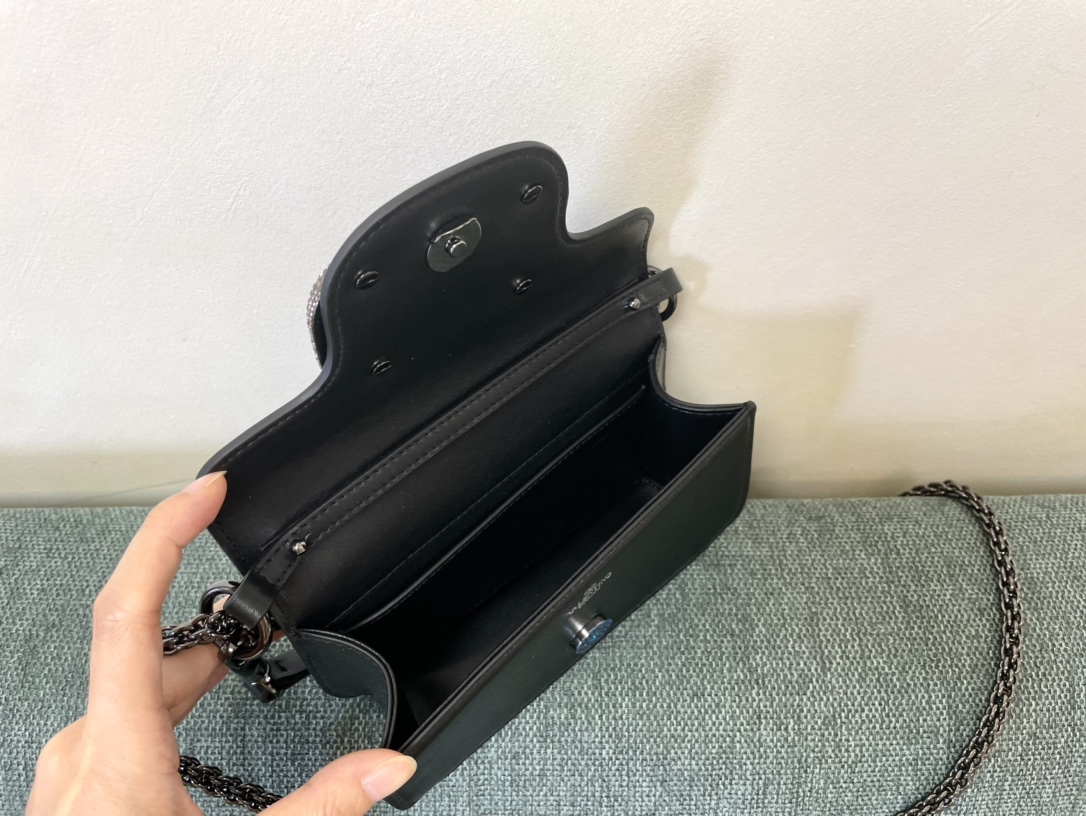 Valentino Handbags-20*15*7CM