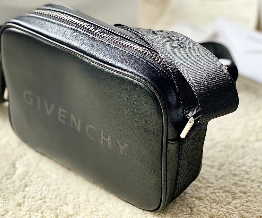 Givenchy Waist Bag-16x11x8CM