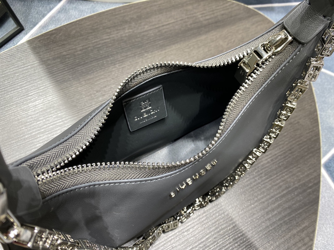 Givenchy Moon Cut Hobo-25x7x12CM