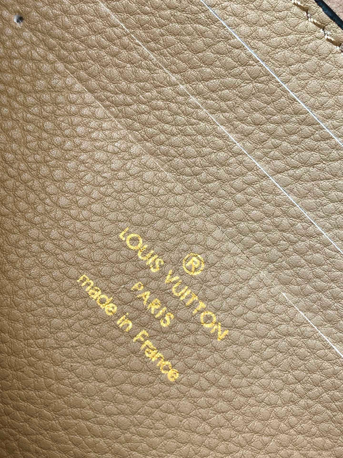 l0*is V*t0n wallet on chain ivy-23.5 x 12.0 x 4.3 cm