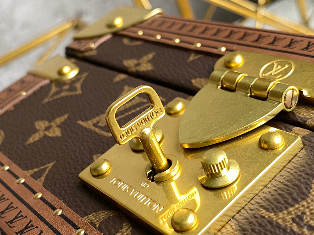 l0*is V*t0n jewelry box-m20040-23*11*23cm