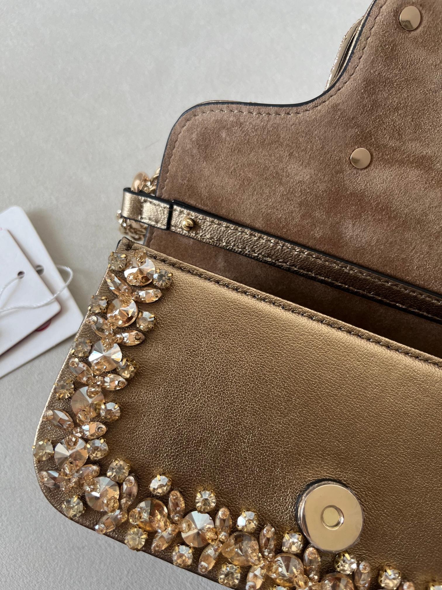 Valentino Garavani Mini Loco-19*10.5*5CM