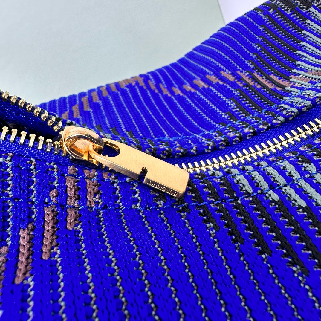 B**rry medium check hobo bag-28.5*16.5*33.5cm