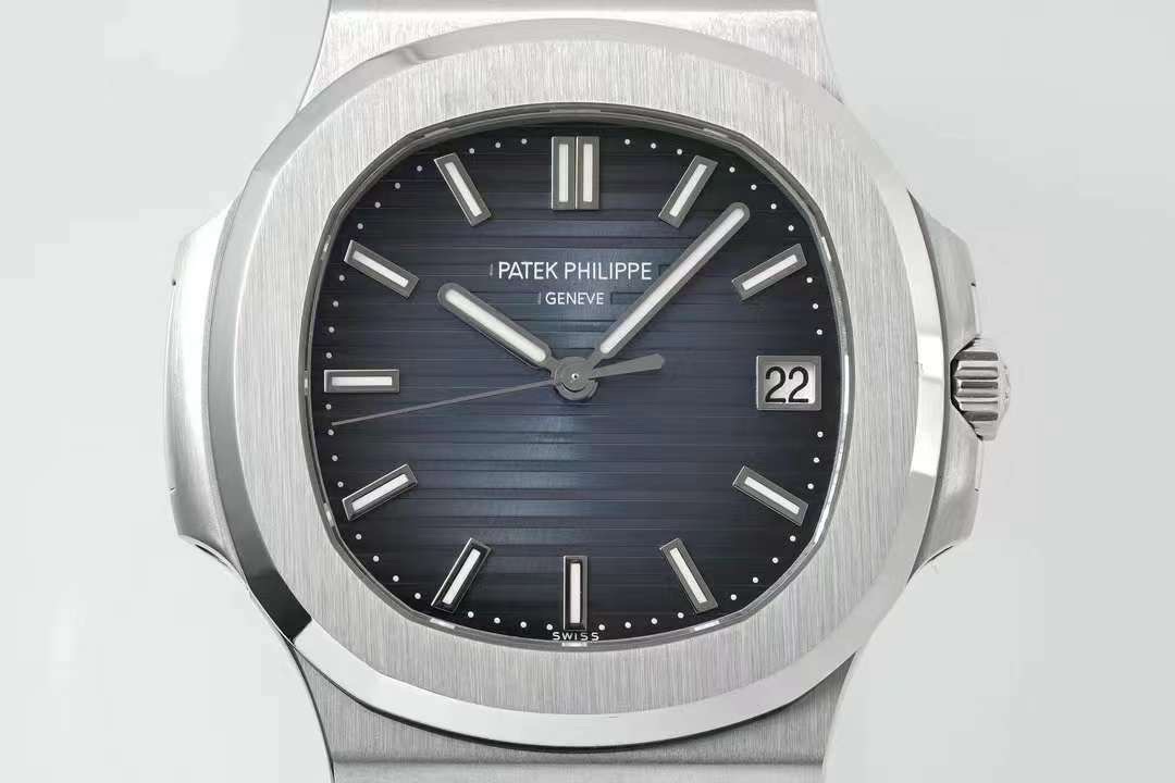 Pat*k Phi1i*pe nautilus 5711/1a-010 stainless steel