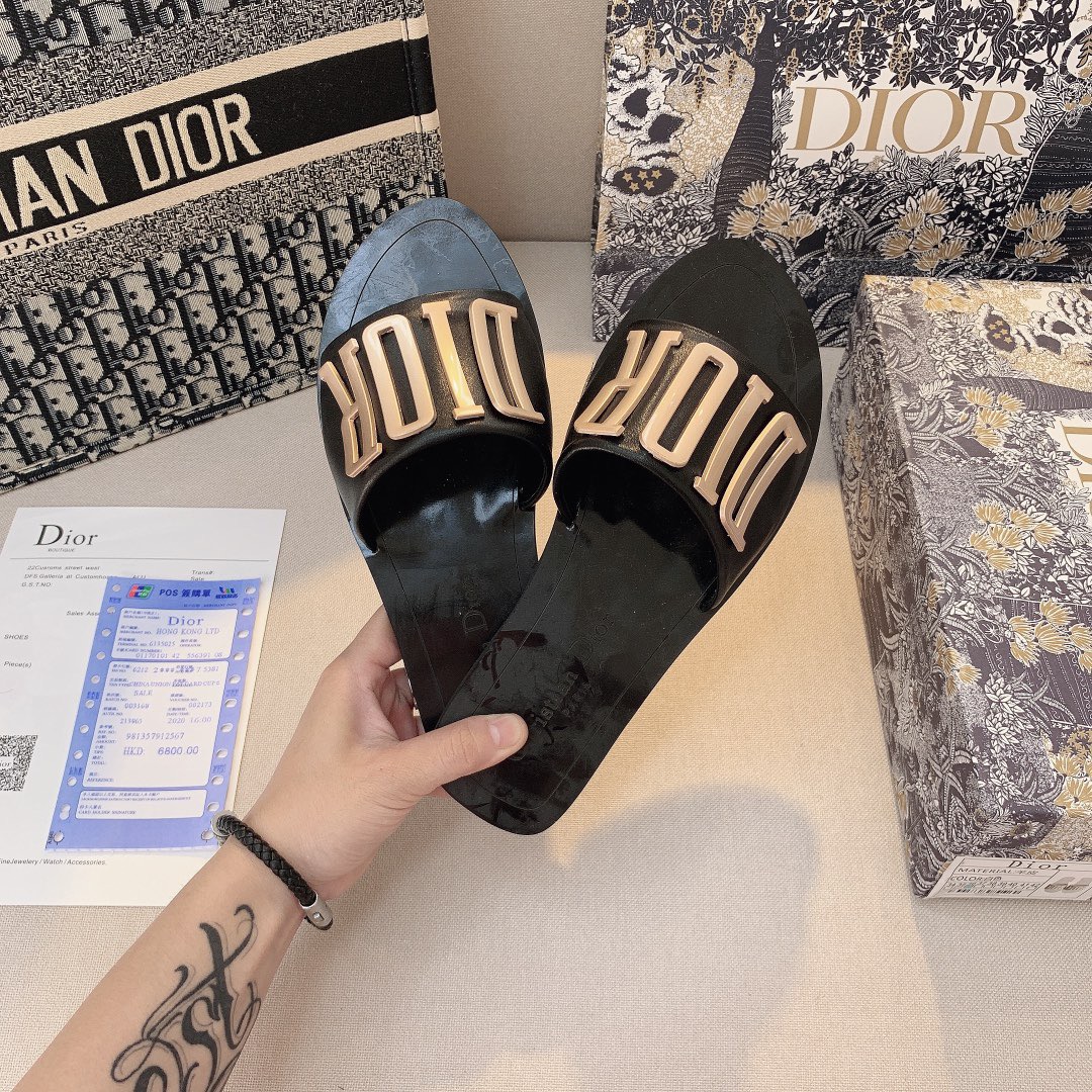 D*or sandals