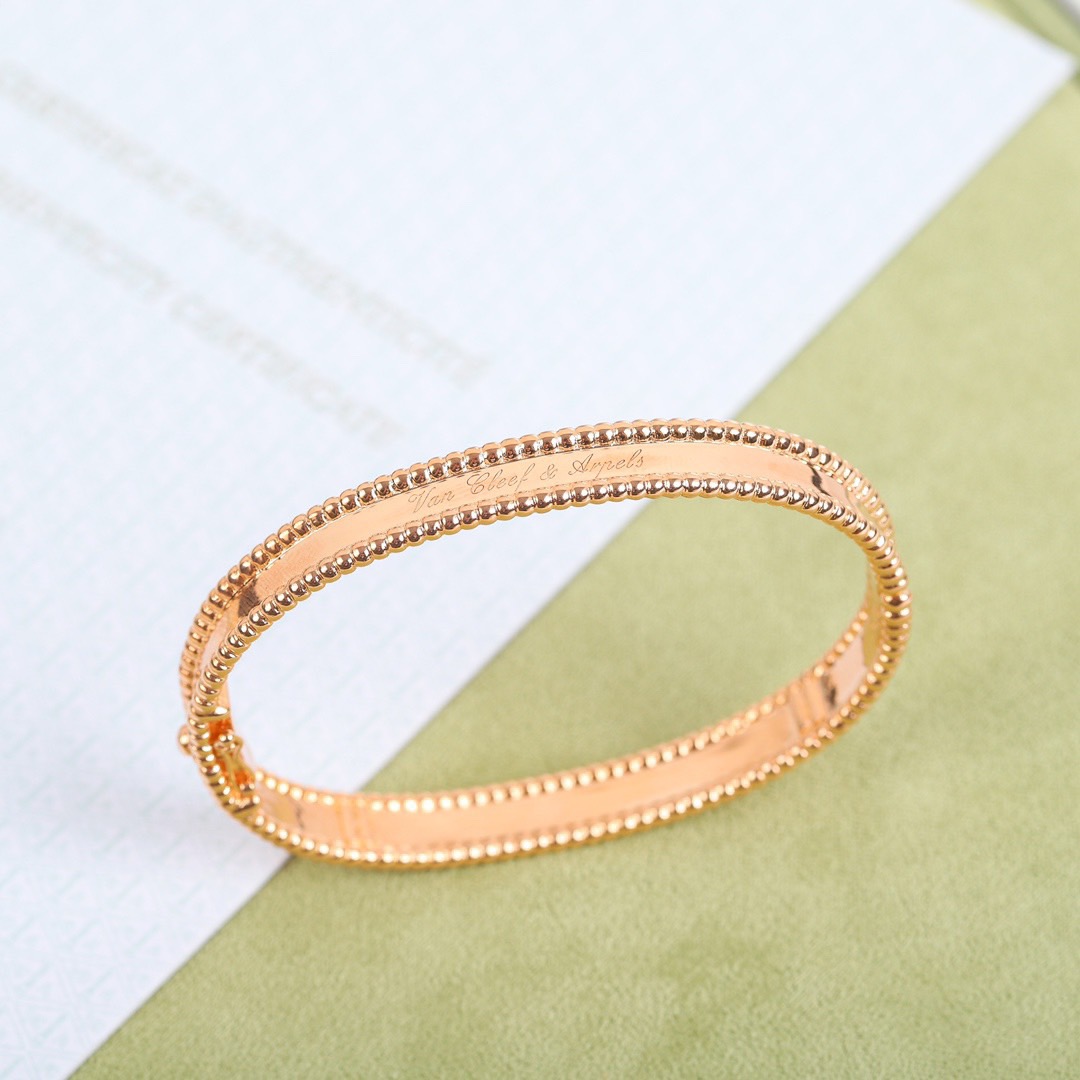 V*n Cl**f &arpels bracelet