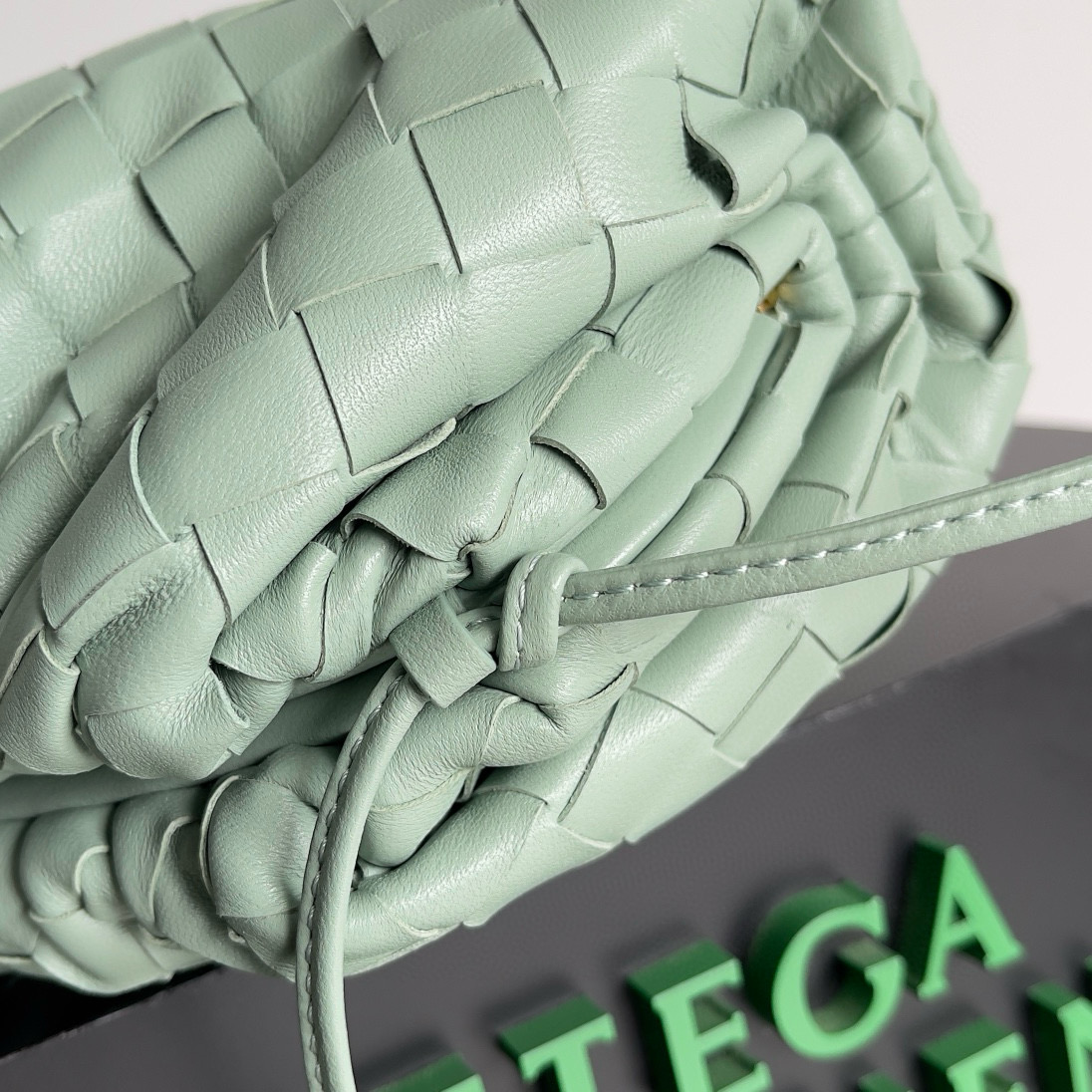 bo*te*ga Ve*ne*ta the pouch bag-22*9cm