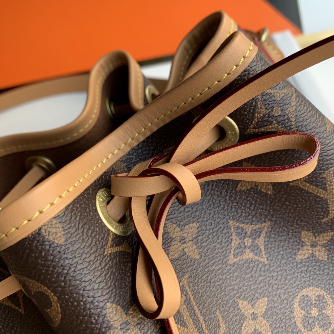 l0*is V*t0n néonoé bucket bag -24 x 22 x 15cm