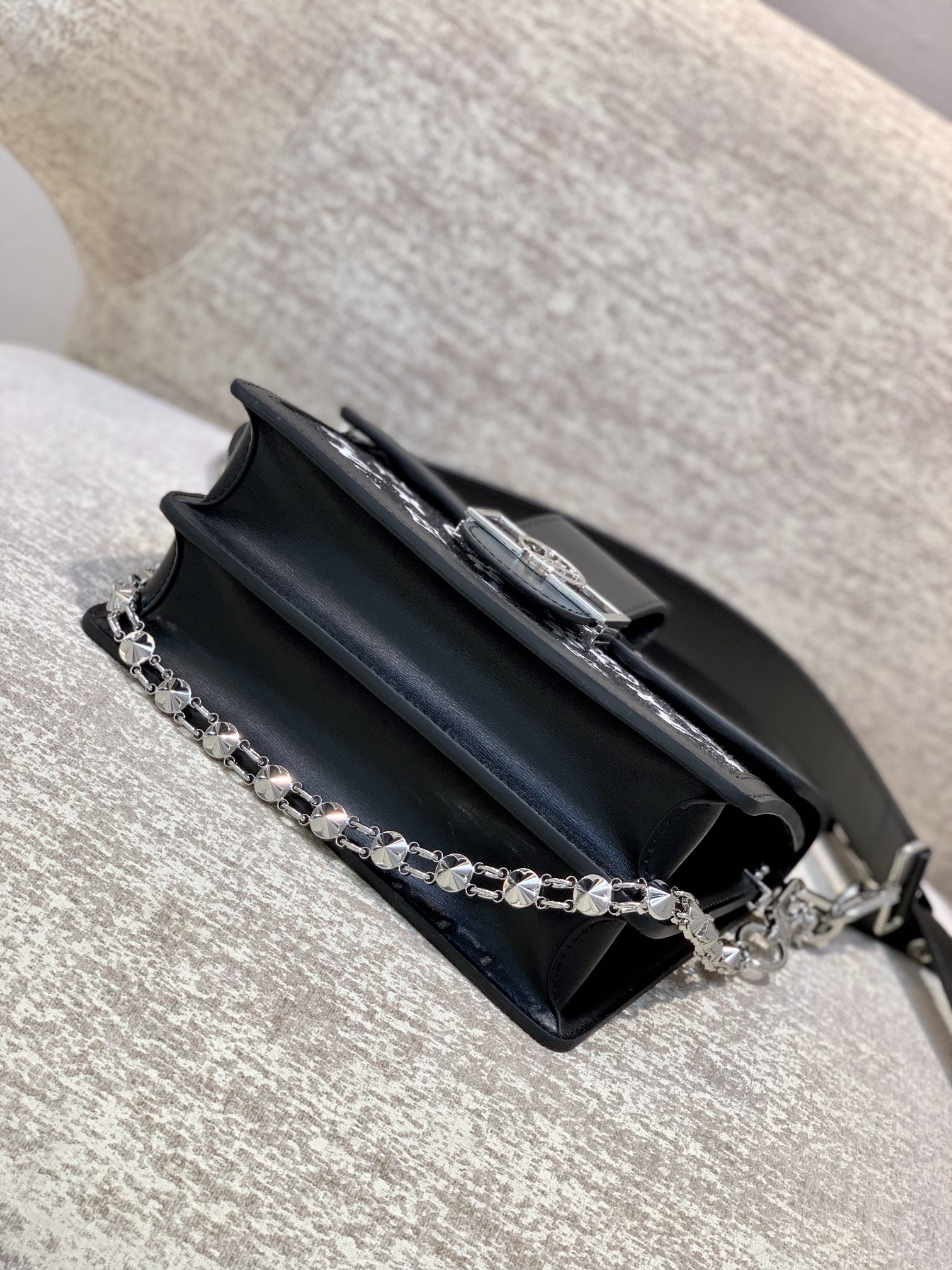 l0*is V*t0n dauphine-25*17*10.5cm