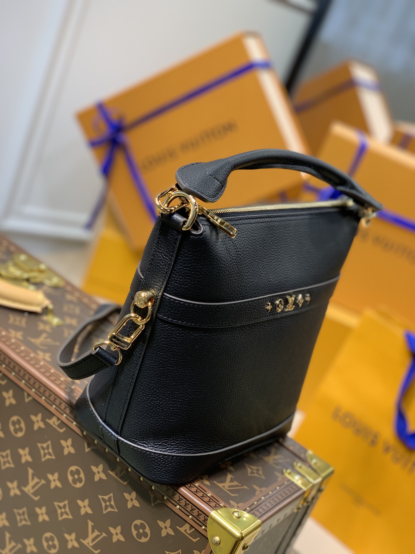 l0*is V*t0n cruiser handbags-25*22.5*13cm