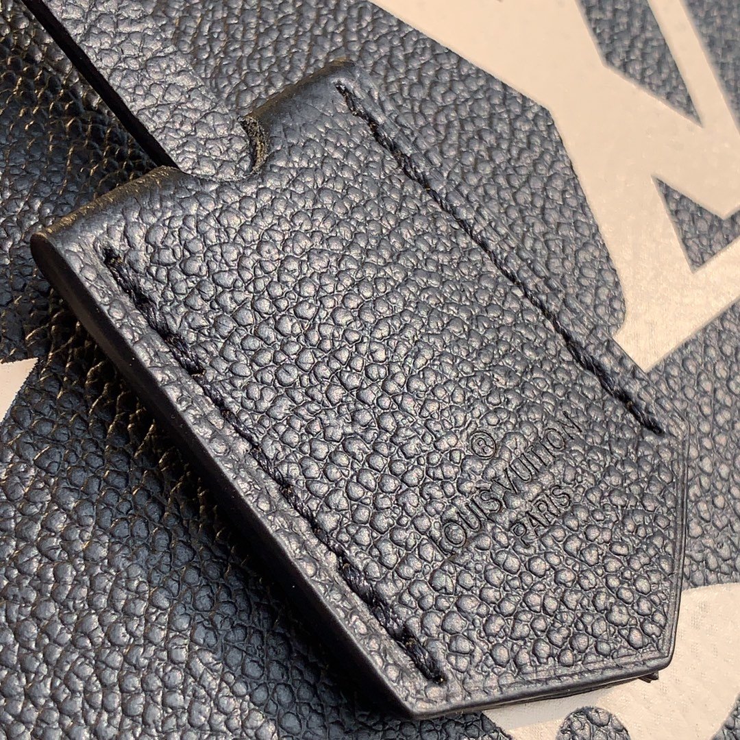 l0*is V*t0n montaigne mm-33*23*15cm