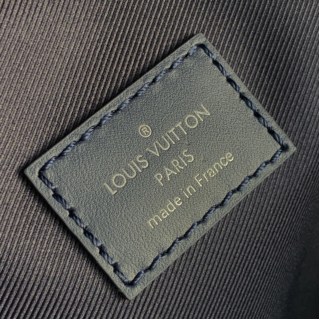 l0*is V*t0n discovery backpsck-37*40*20 cm