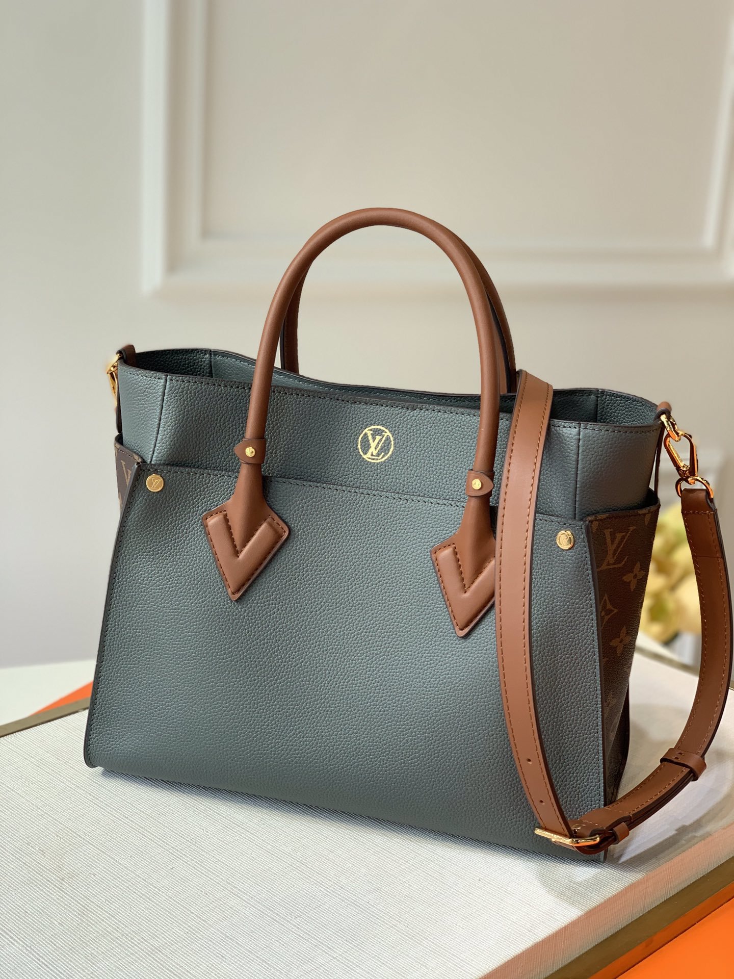 l0*is V*t0n on my side tote bag-31*25*14cm