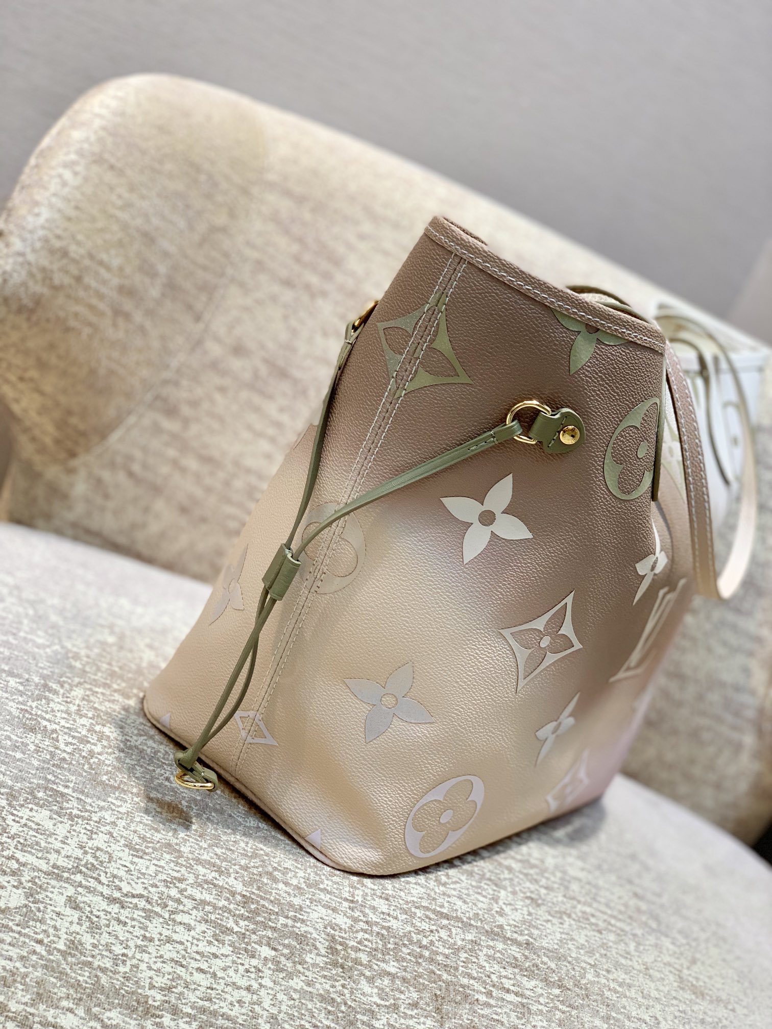 l0*is V*t0n neverfull m46102-32*29*17cm