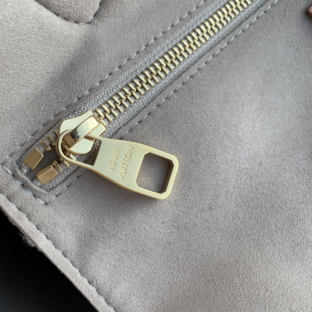 l0*is V*t0n neverfull mm (red inside) -32*29*17cm