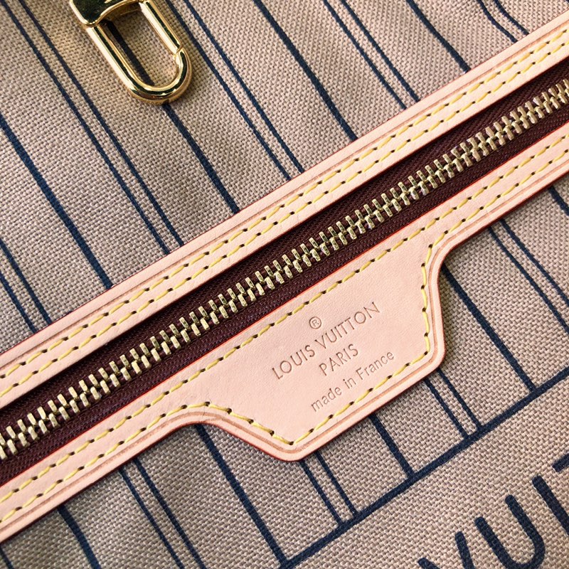 l0*is V*t0n neverfull mm (brown inside) -32*29*17cm