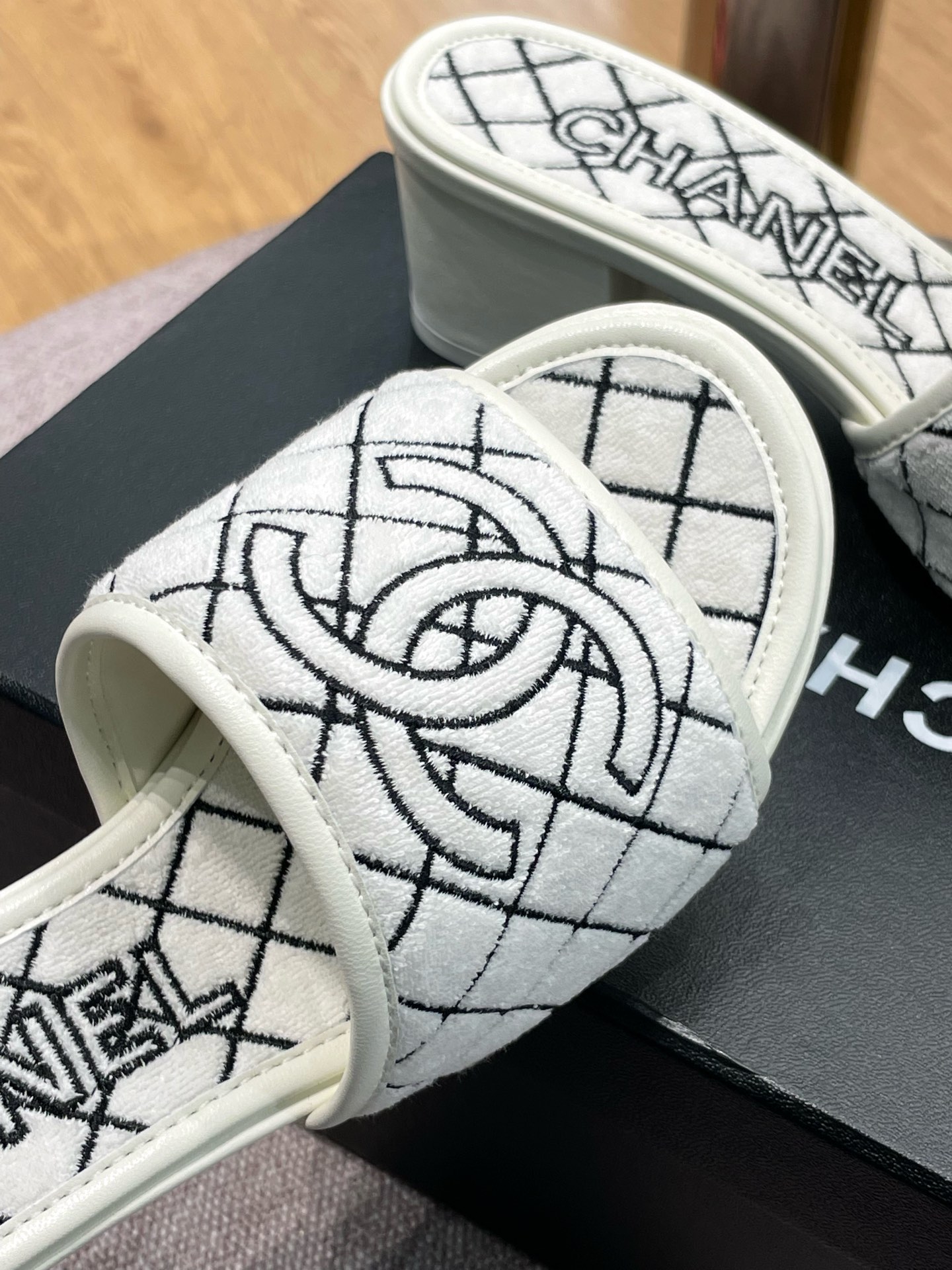 Ch@nel 2022ss Slides