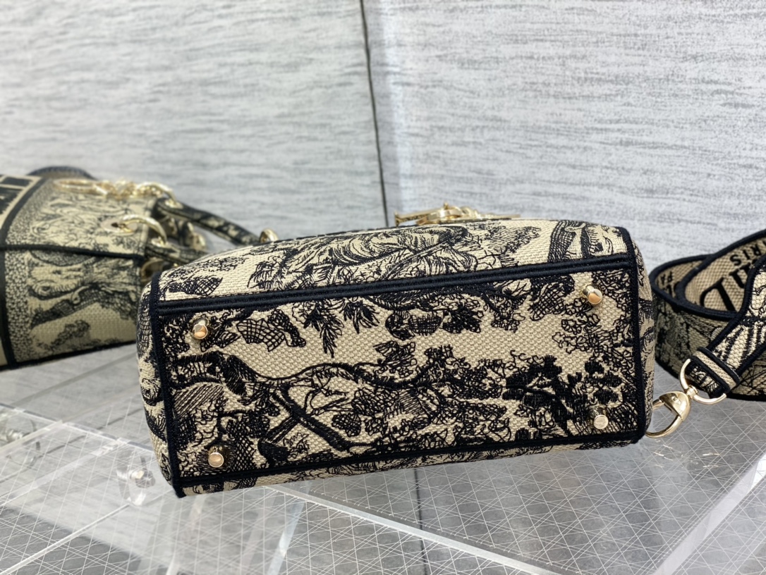 lady D*or handle bag-24cm