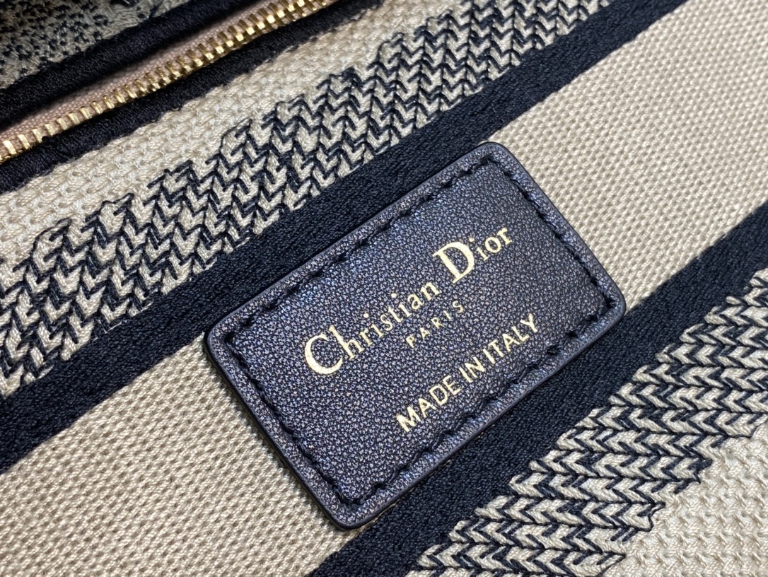 lady D*or handle bag-24cm