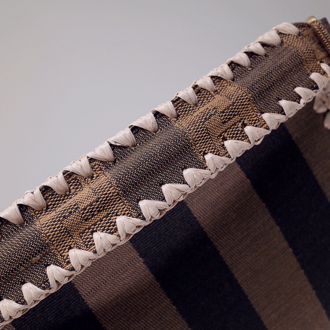 F**di baguette bag-26x14x4cm