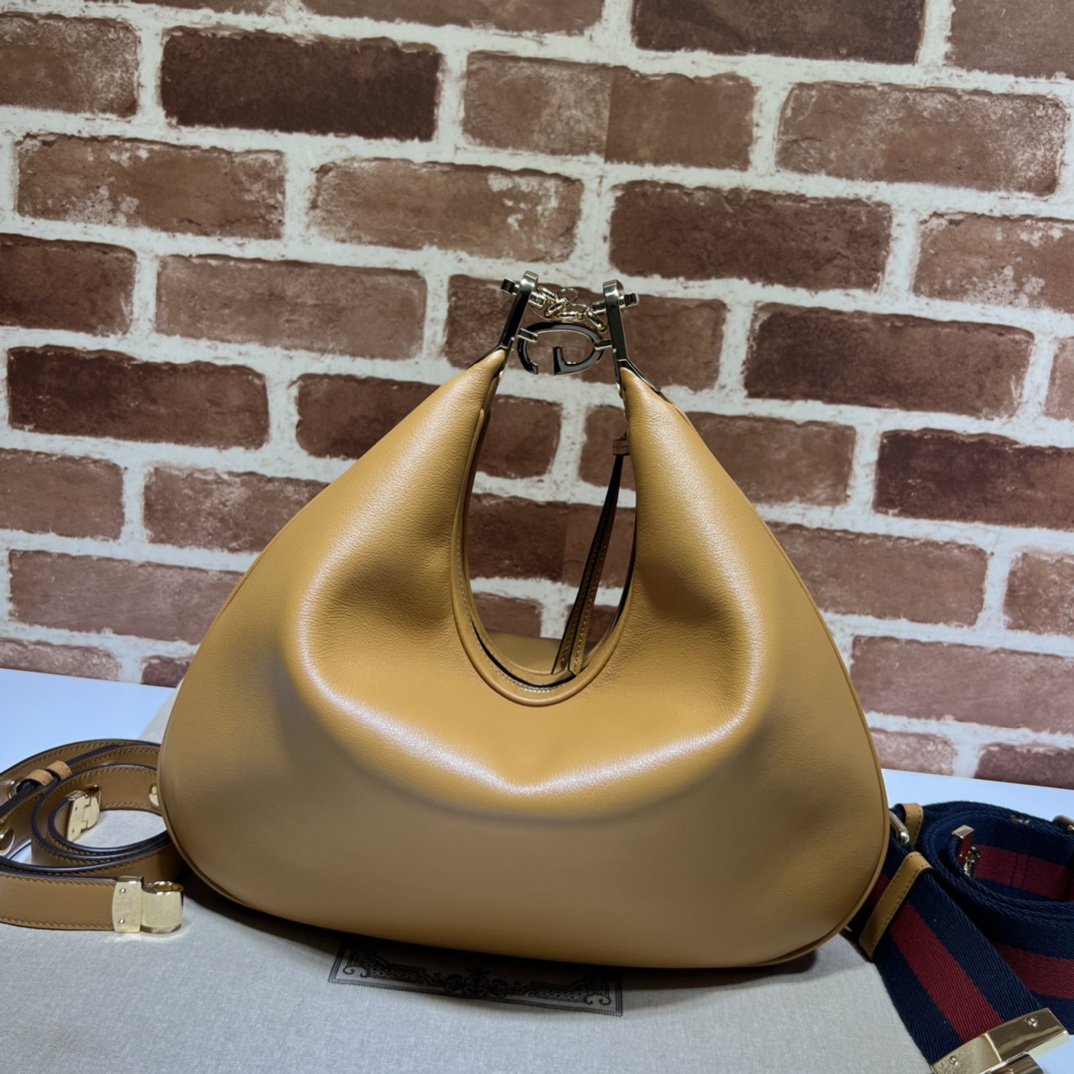 G*u*i attache large shoulder bag-35*32*6cm