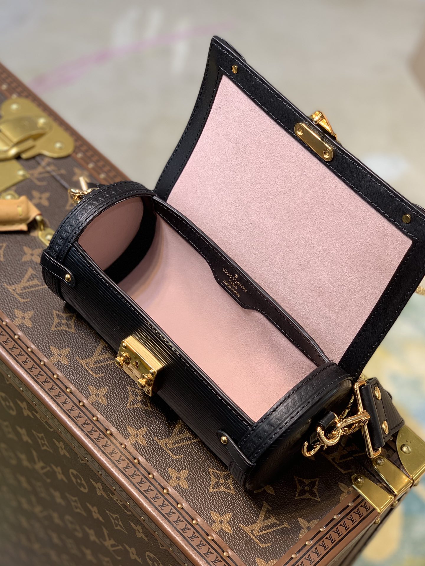 l0*is V*t0n papillon trunk-19x9x9cm