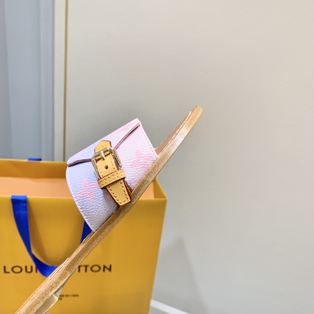 l0*is V*t0n slippers