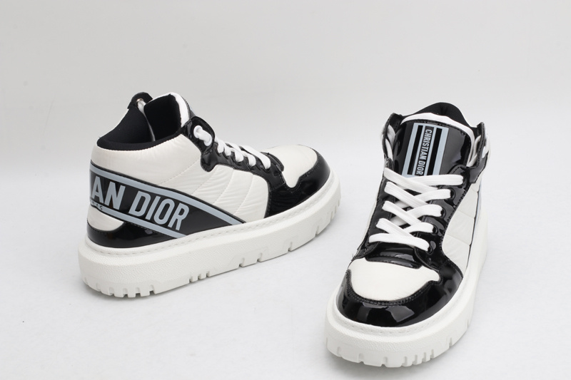 D*or high-top sneakers